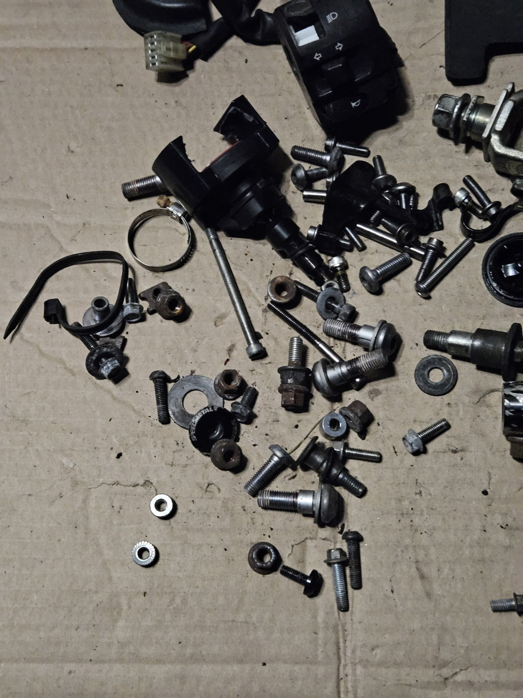 2008-2016 Yamaha YZF-R6 R6 OEM Engine Bolts Screws Brackets Mounts Hardware Lot2