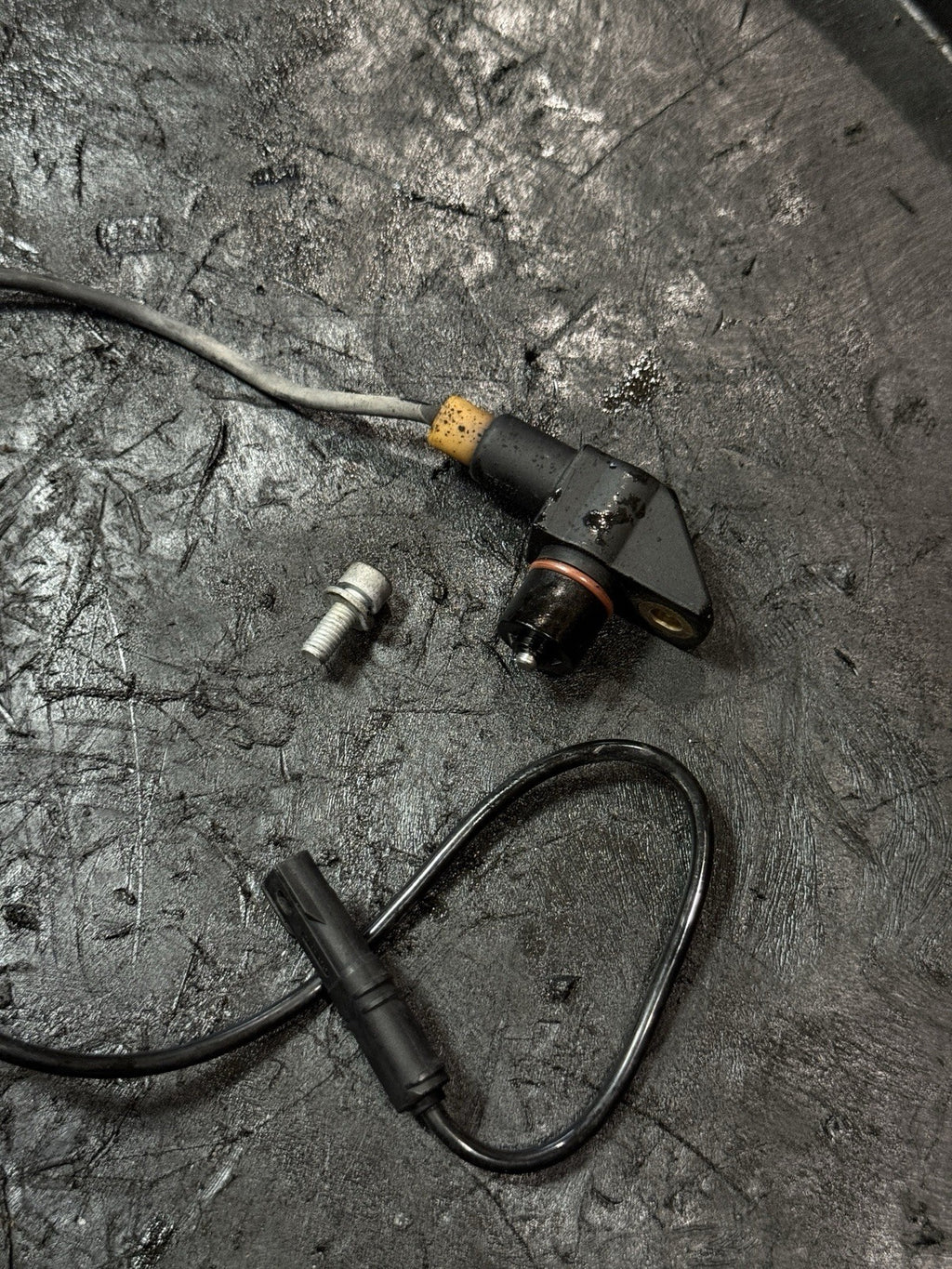 2010 09-11 BMW S1000RR Crankshaft Crank Position Engine Knock Sensor OEM6