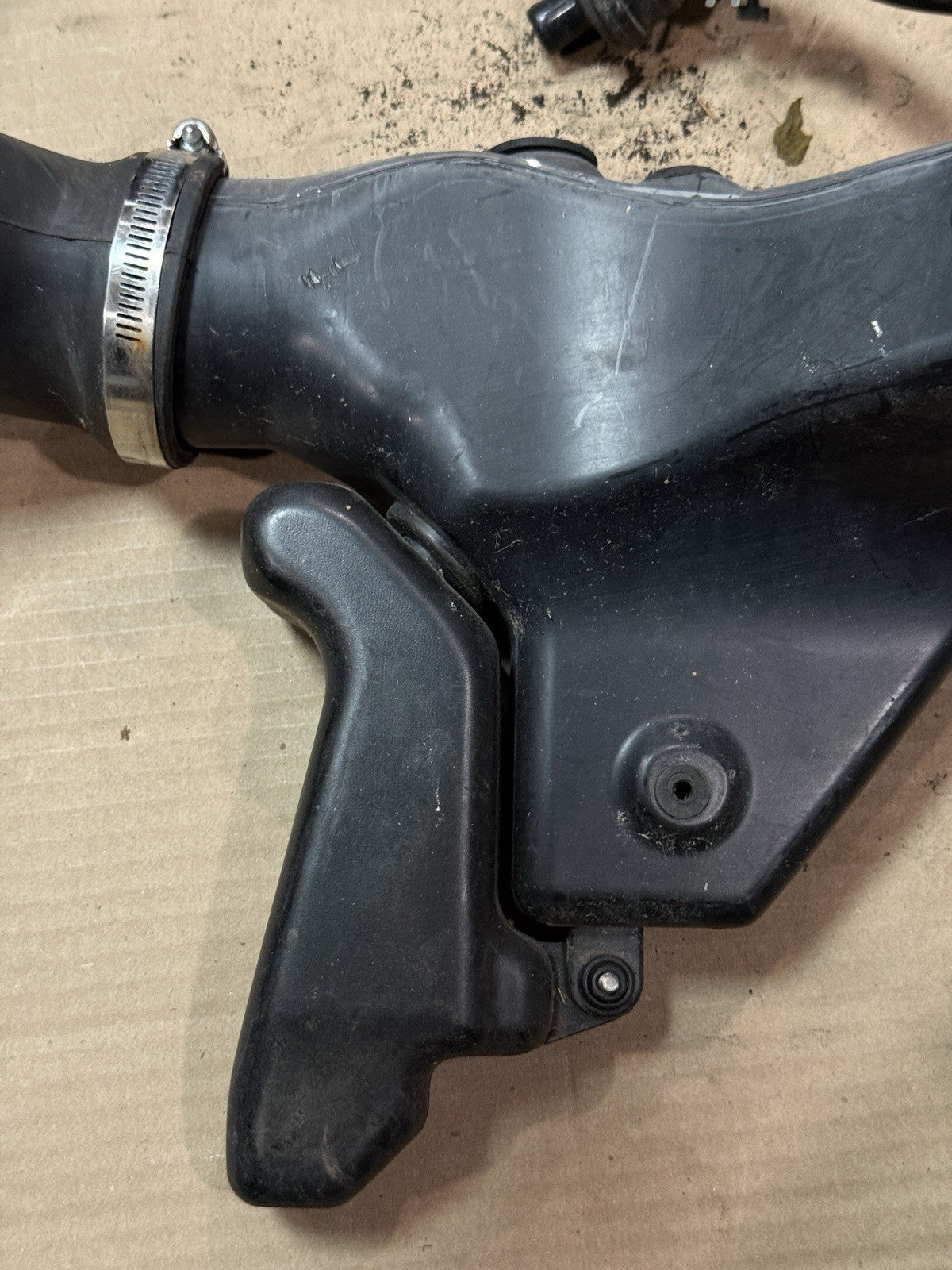 1998-1999 Kawasaki Ninja ZX6R ZX600G OEM Ram Air Intake Ducts LH RH 14073-173216