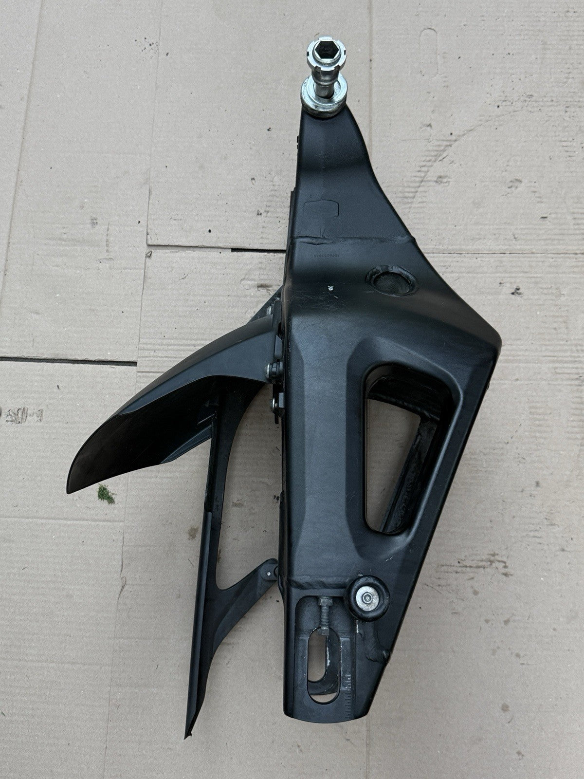 07-08 Yamaha YZF-R1 Straight OEM Rear Suspension Swingarm - Back Arm Frame22
