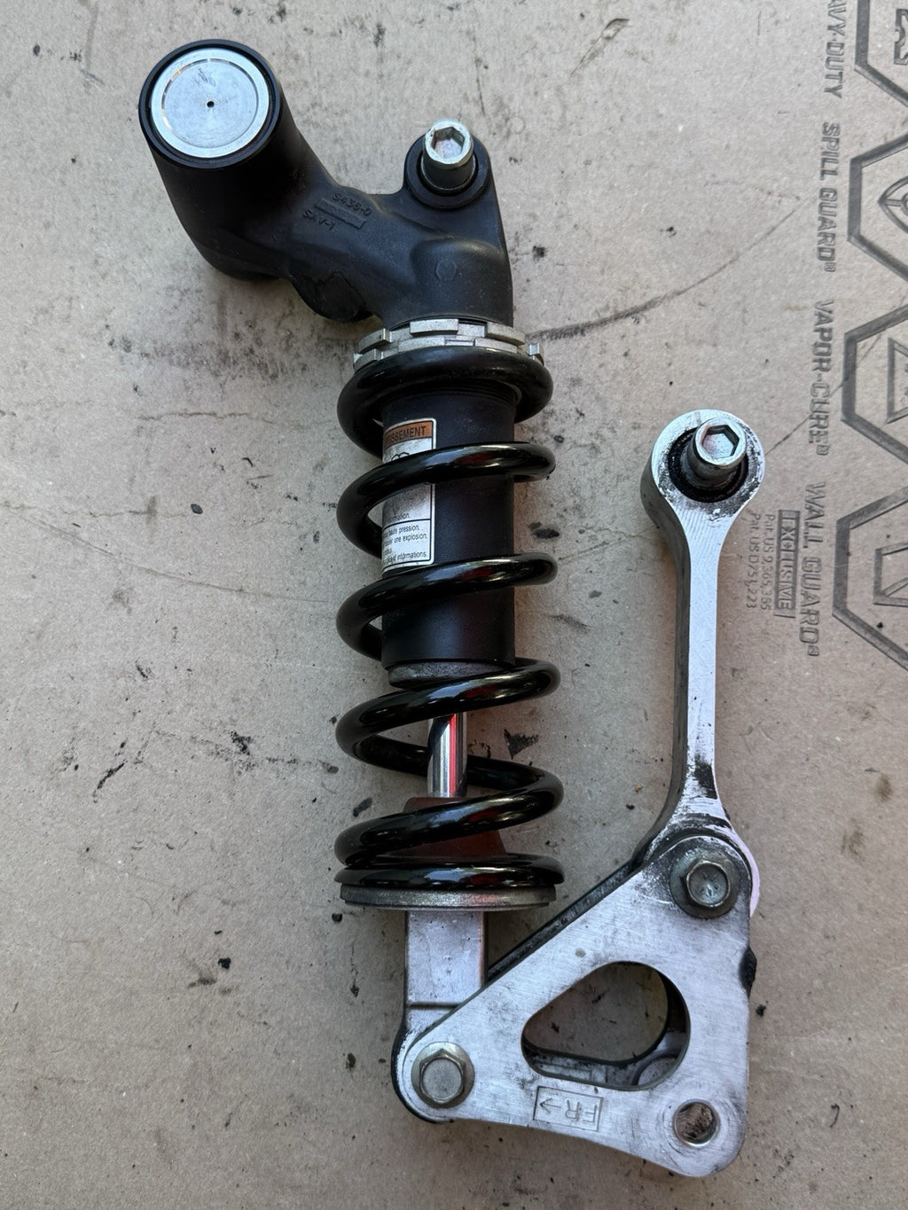 17-25 GSXR 1000 GENUINE OEM REAR BACK SHOCK SPRING COIL ABSORBER SUSPENSION