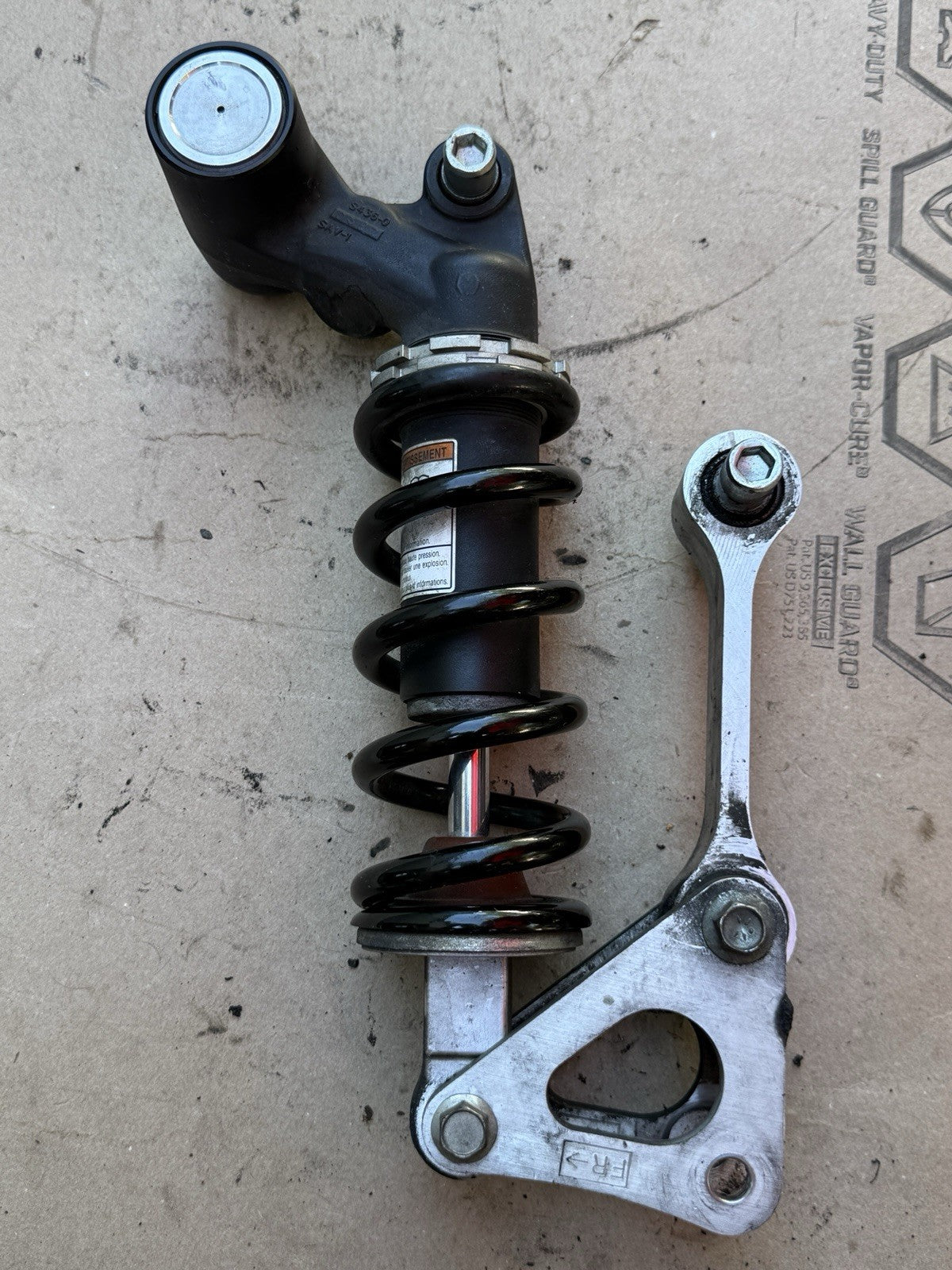17-25 GSXR 1000 GENUINE OEM REAR BACK SHOCK SPRING COIL ABSORBER SUSPENSION