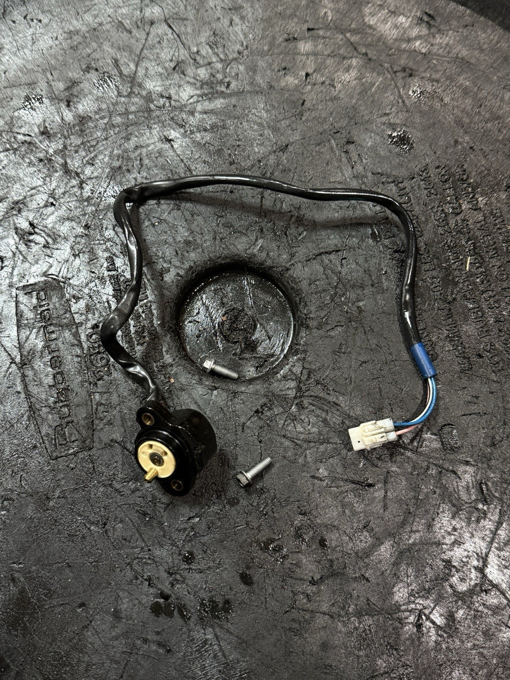 2015-2016 Aprilia RSV4 RR 1000 OEM Gear Position Sensor Neutral Switch 8572653