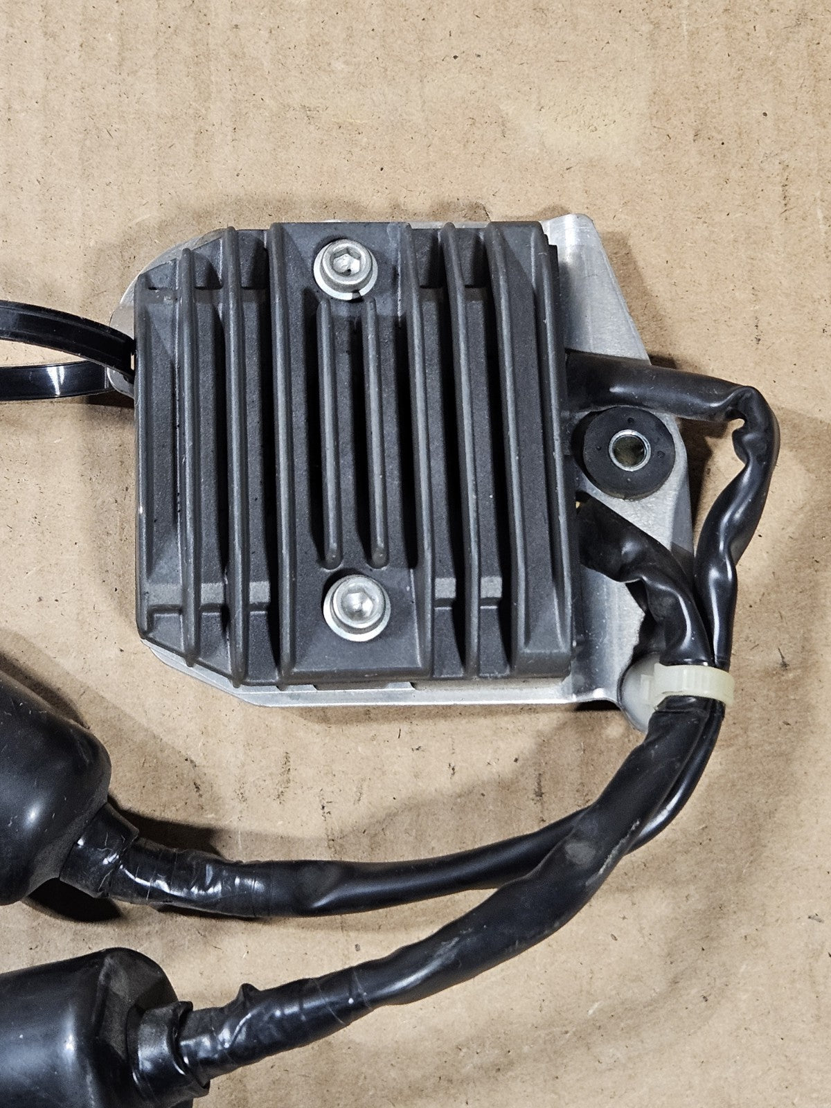 2006 2007 Honda CBR1000RR OEM Voltage Regulator Rectifier 31600MELA21 06-074