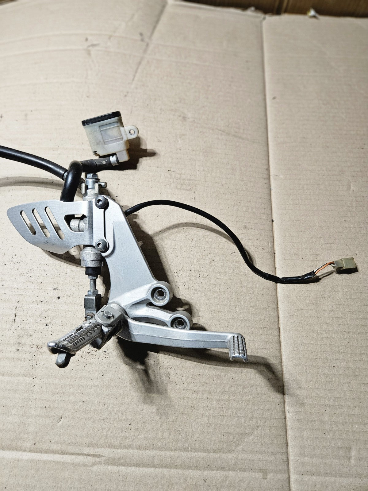 2006-2007 Suzuki GSXR600 GSXR750 Rear Brake Caliper Master Cylinder OEM5