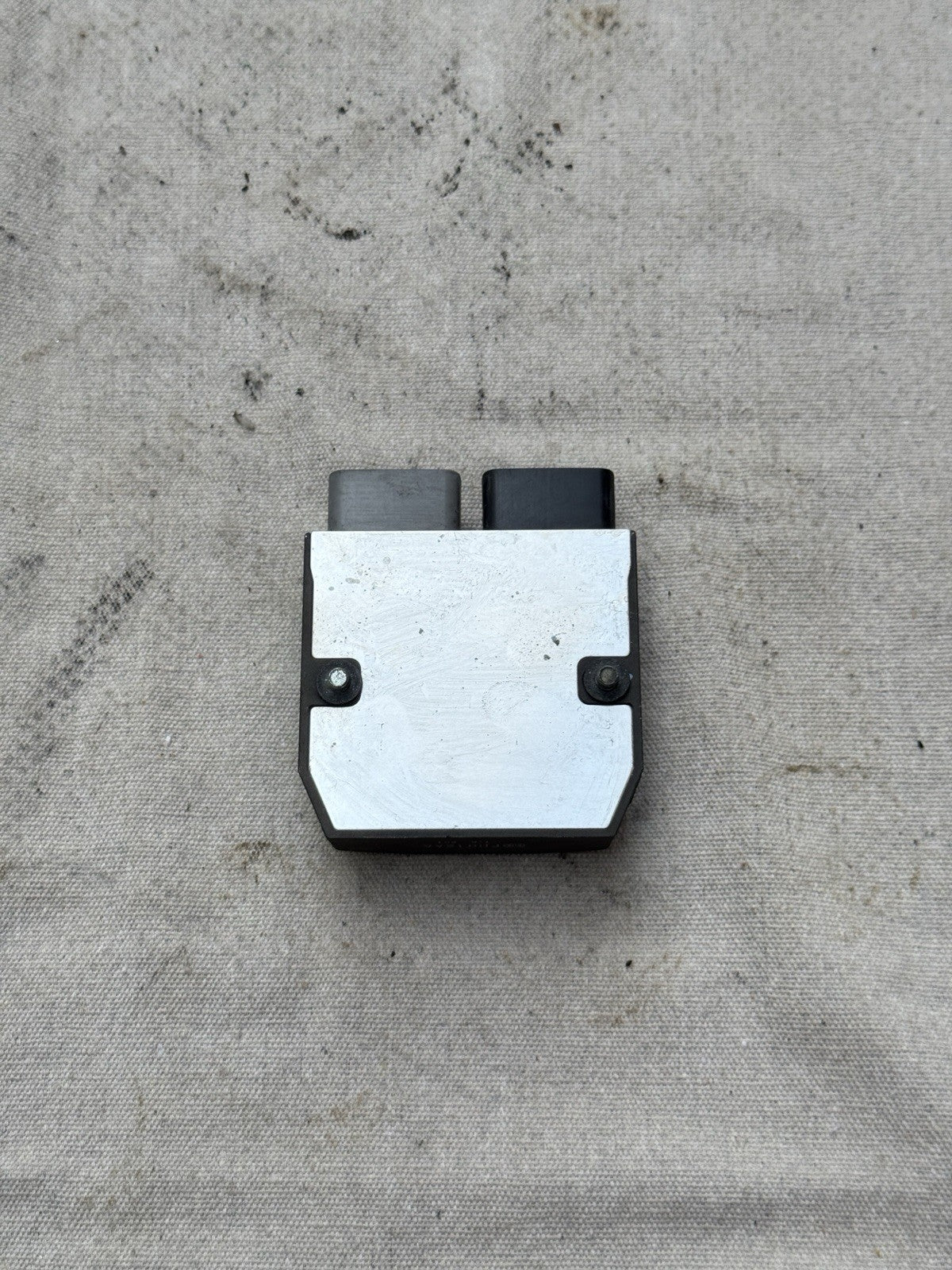 2007 - 2008 Yamaha YZF R1 OEM Voltage Regulator FH012AA3