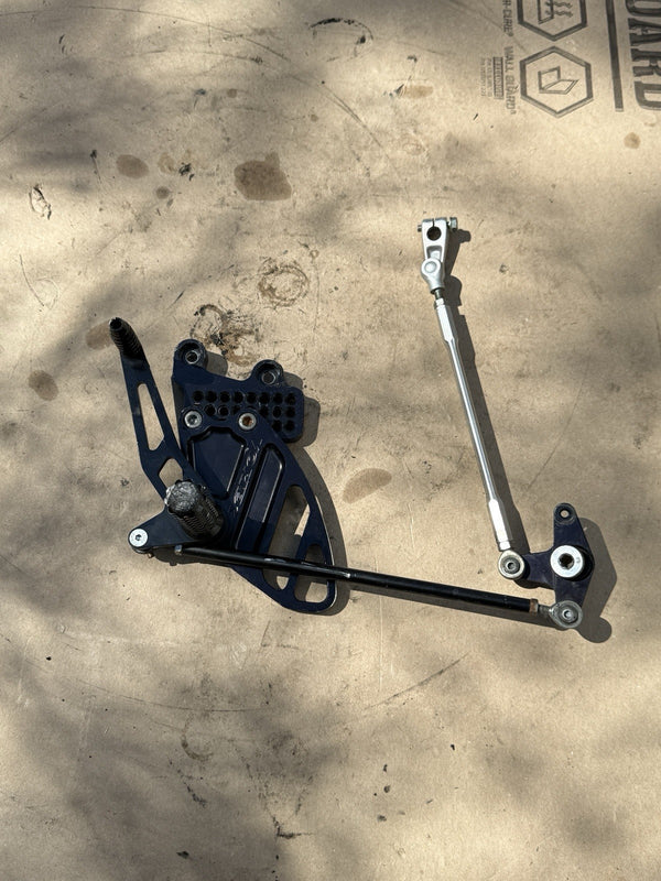 05-06 Honda CBR600RR Vortex Left Rearset Foot Peg Shifter Rear Set OEM