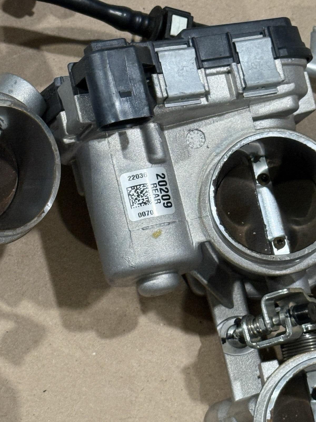 Aprilia RSV4 1100 Factory 21+ Front Rear Throttle Bodies Body Fuel Injectors