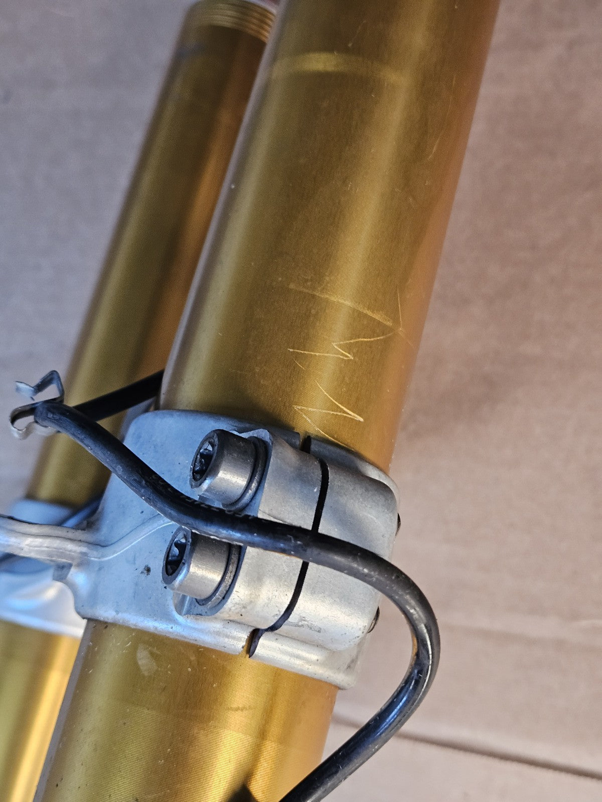 2014 10-14 BMW S1000RR OEM Front Fork Suspension Lower Triple Tree Assembly