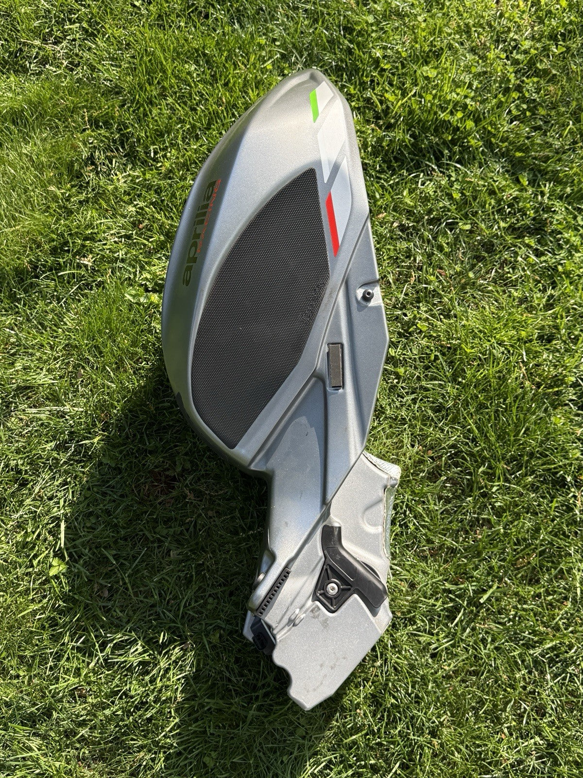 19-24 APRILIA RSV4 1100 OEM GAS TANK FUEL CELL PETROL RESERVOIR Gray Silver