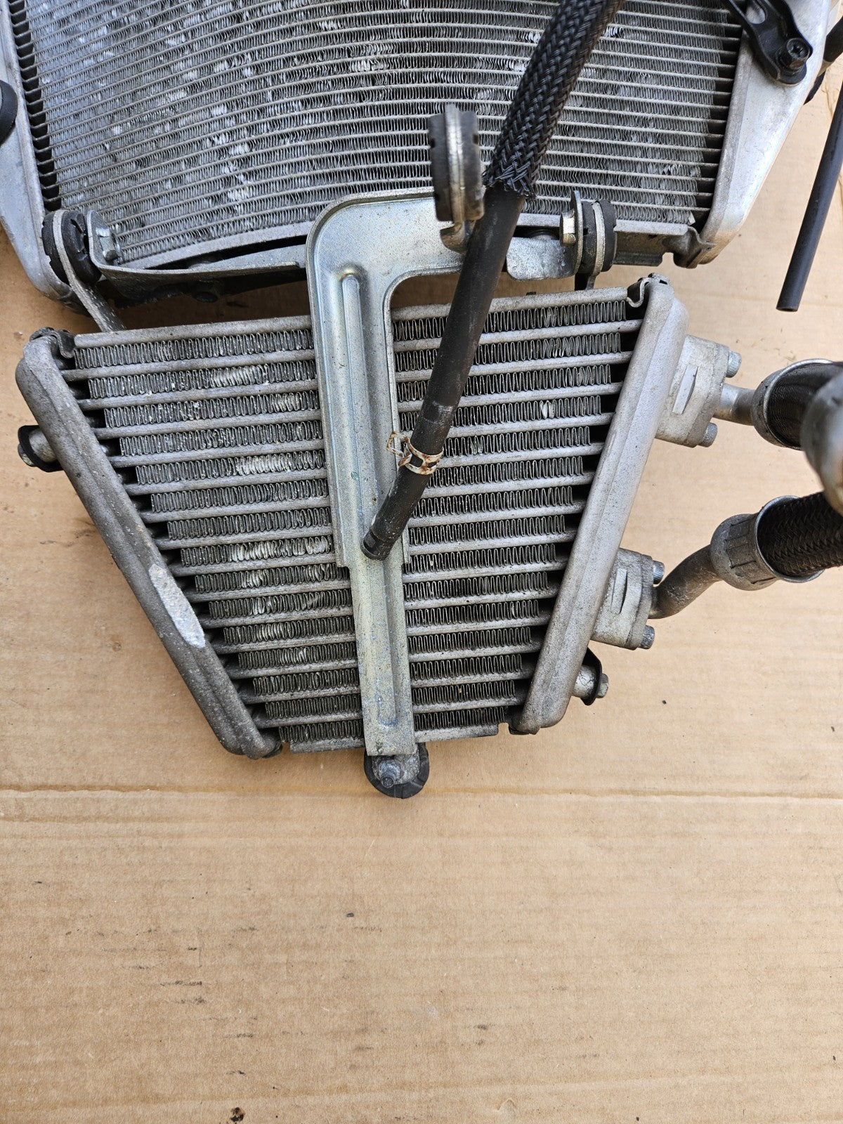Suzuki Radiator GSXR 1000 2012-2016 OEM 17710-47H10 OIL Cooler, FAN, RESERVOIR