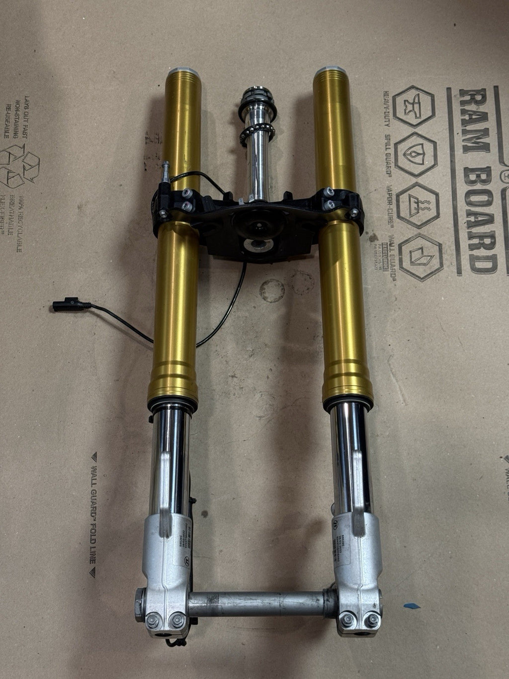 21-24 Aprilia RSV4 1100 OEM Front Forks Fork Tubes Suspension Triple Tree Clamp