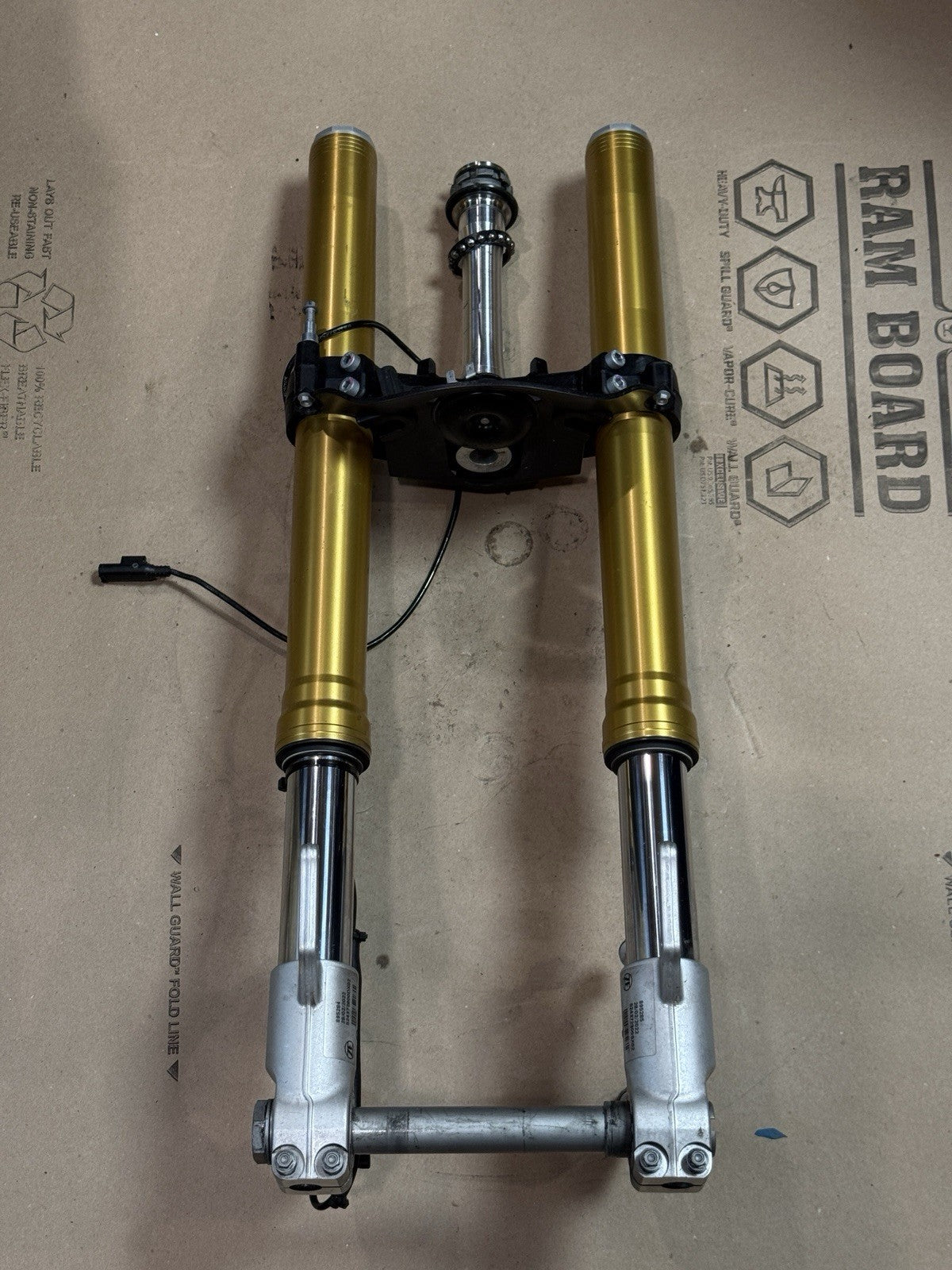 21-24 Aprilia RSV4 1100 OEM Front Forks Fork Tubes Suspension Triple Tree Clamp