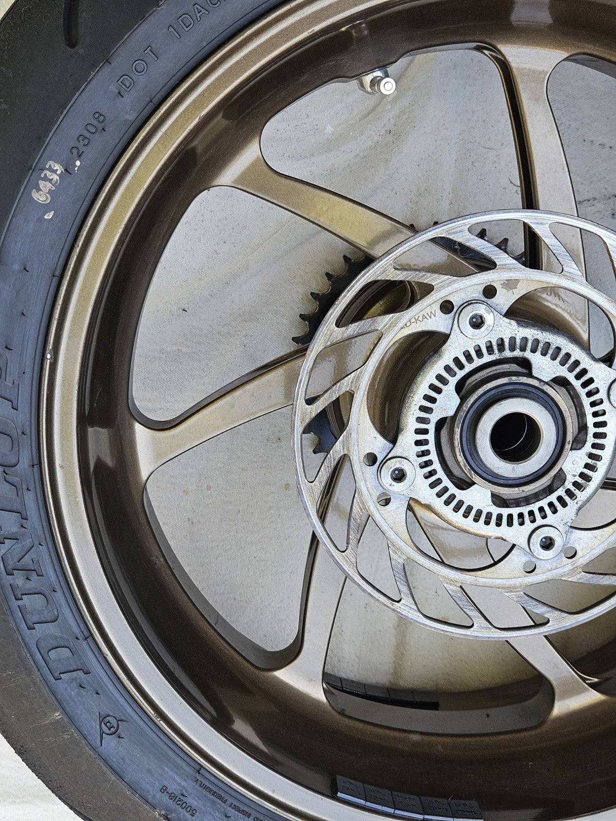 KAWASAKI NINJA ZX10RR ZX10R Marchesini FORGED REAR WHEEL RIM GOLD BRONZE4