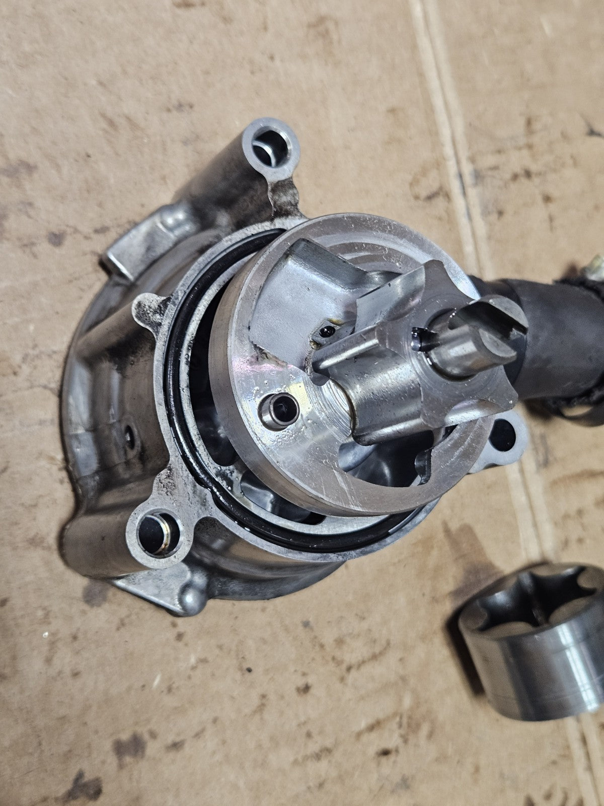 13-23 2023 Kawasaki Ninja Zx6r Oem Water Coolant Pump Oil Cover 16142-0732