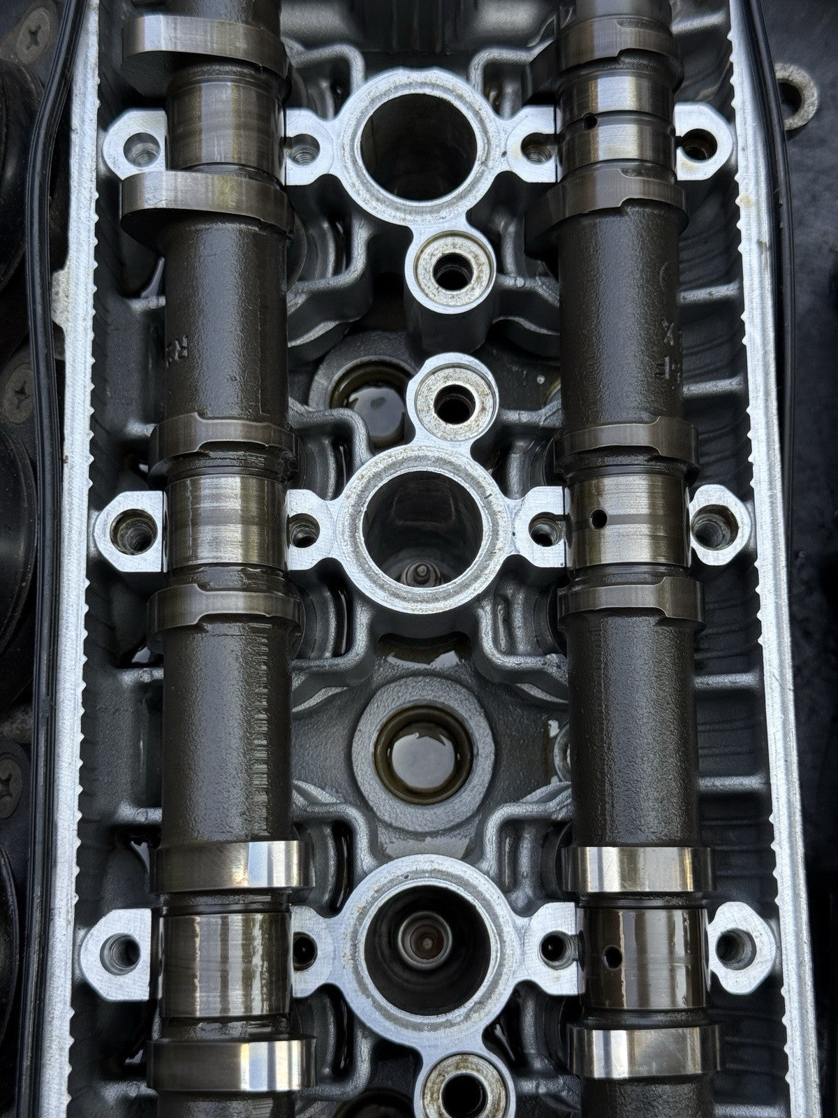 2000-2003 Suzuki GSXR750 OEM Engine Cylinder Head Camshafts Valves Bridge Clamps20