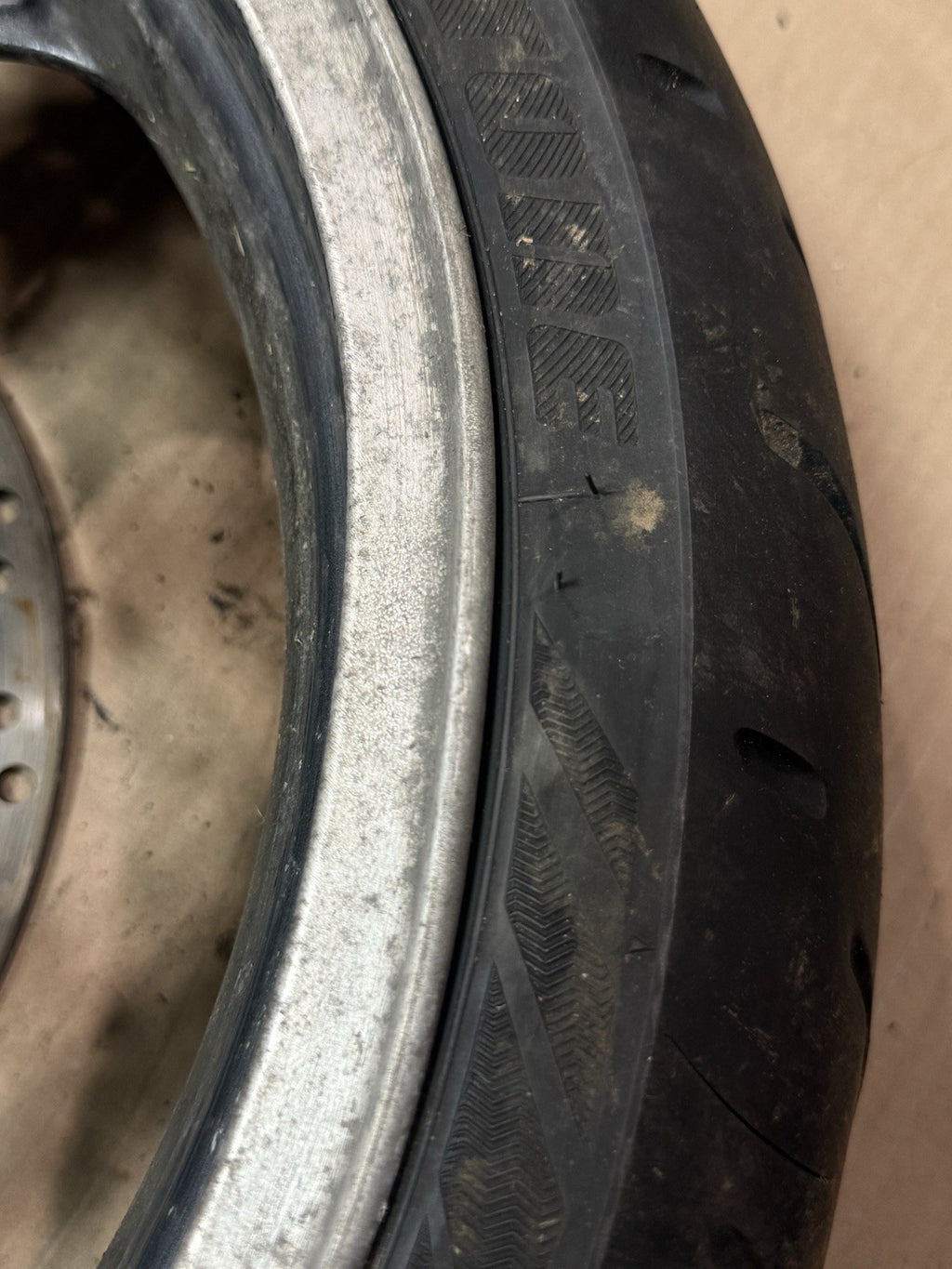 98-02 Kawasaki Ninja ZX6R ZX600 00-03 ZX9R OEM Front Wheel Rim 17x3.5 41073-163321