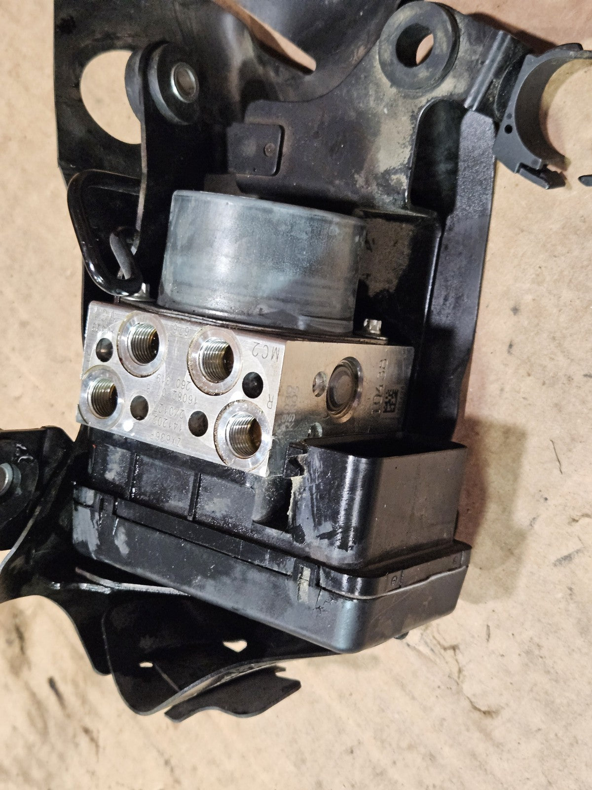 13-18 2015 KAWASAKI NINJA ZX6R ZX636 OEM ABS PUMP UNIT MODULE