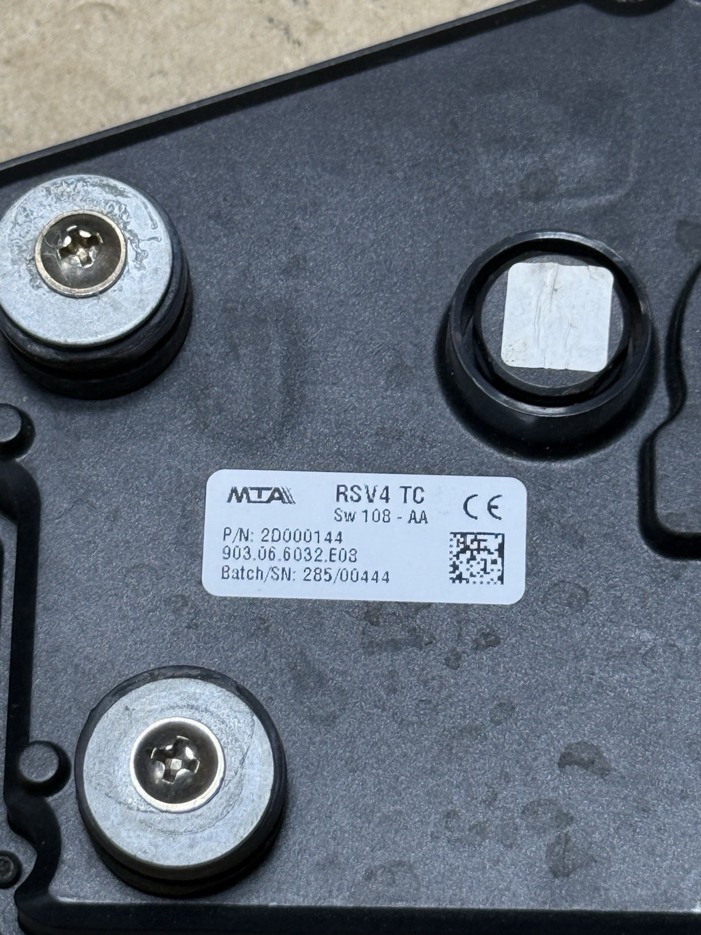 Genuine OEM Aprilia RSV4 Cluster Speedometer Tachometer Dash 2015-2018 2D000144