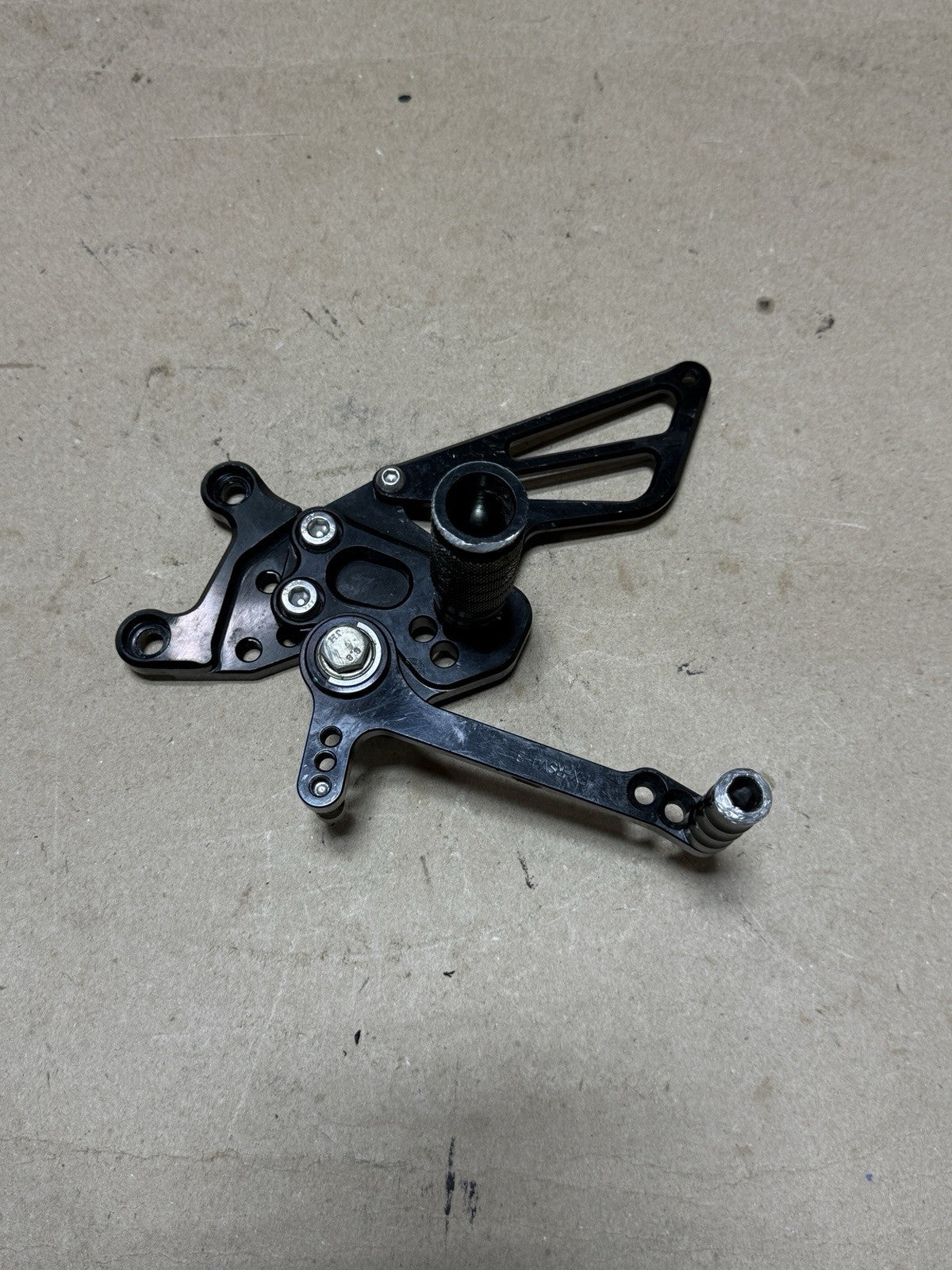 2015-2018 Aprilia RSV4 RR RF Adjustable Rearsets Rear Sets Foot Pegs L&R Black