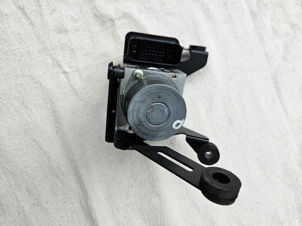 2016-2019 Kawasaki Ninja ZX10R ZX-10R ZX10RR OEM ABS Pump Module Unit 16082-07572