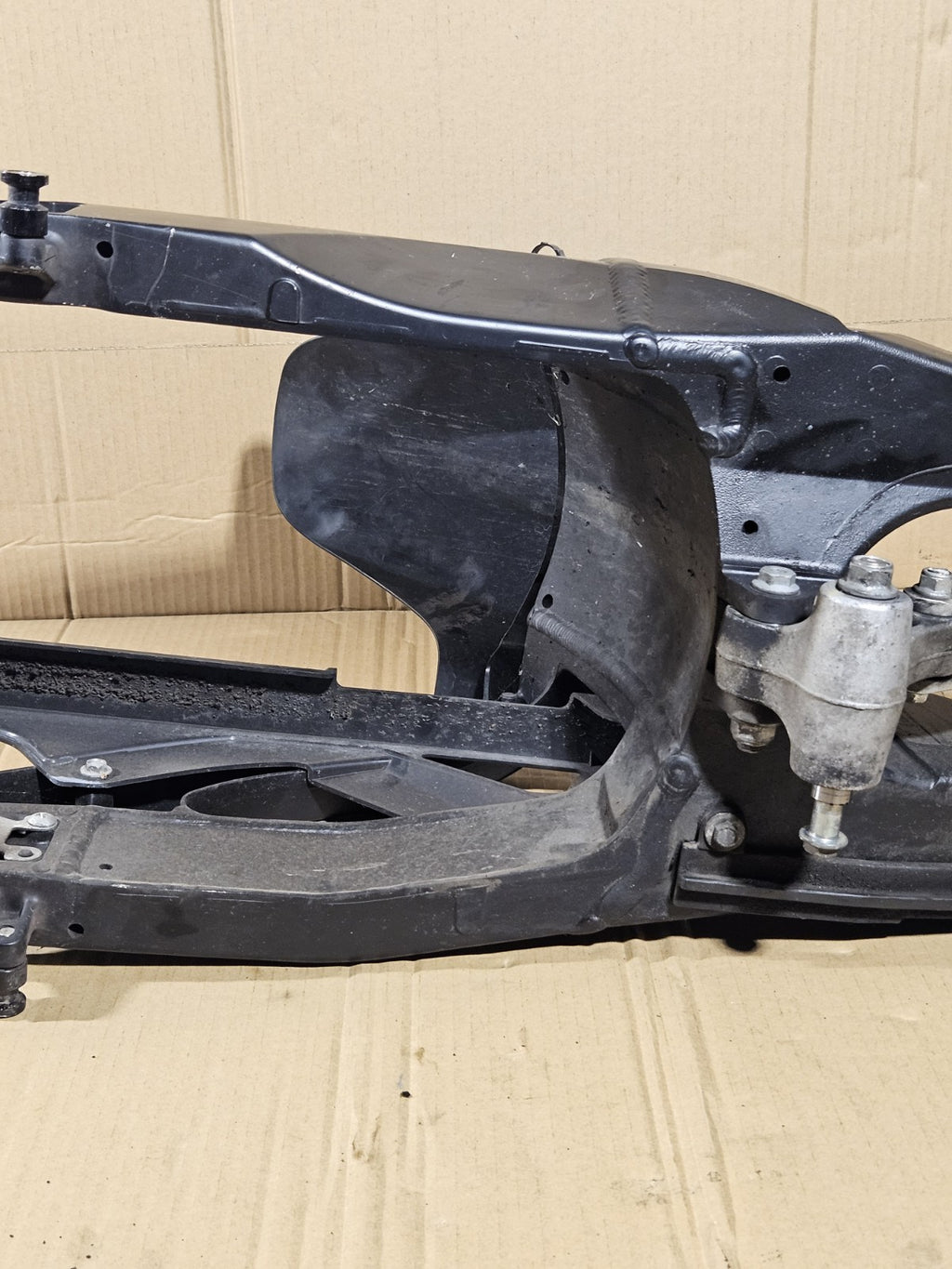 2006 2007 Suzuki GSXR600 Swingarm with Rear Shock and Linkage Set OEM 14