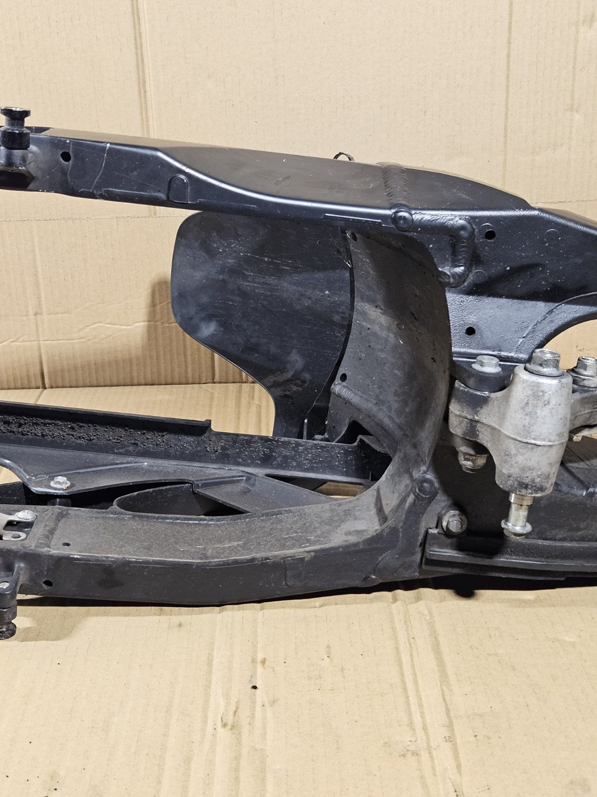 2006 2007 Suzuki GSXR600 Swingarm with Rear Shock and Linkage Set OEM 14