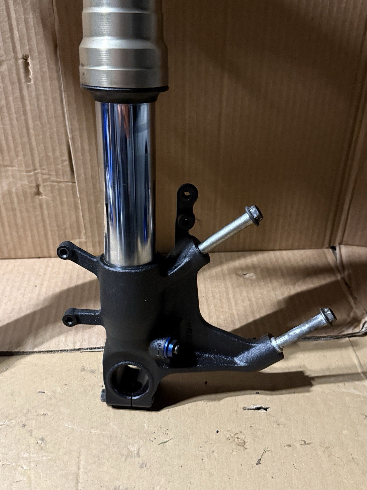 06-07 Suzuki GSXR600 GSX-R600 K6 K7 OEM Front Fork Lower Triple Tree 51103-01H0014
