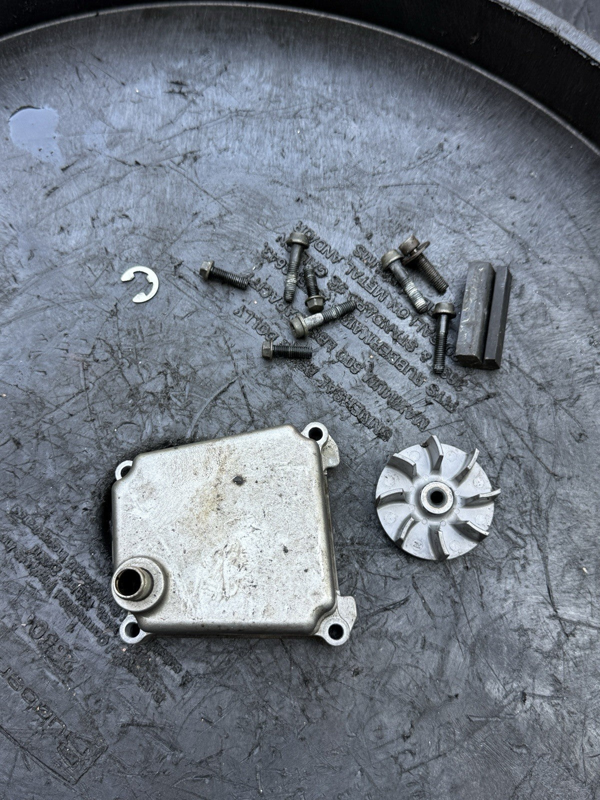2000-2003 Suzuki GSXR750 OEM Engine Crankcase Breather Box Vent Cover Assembly0