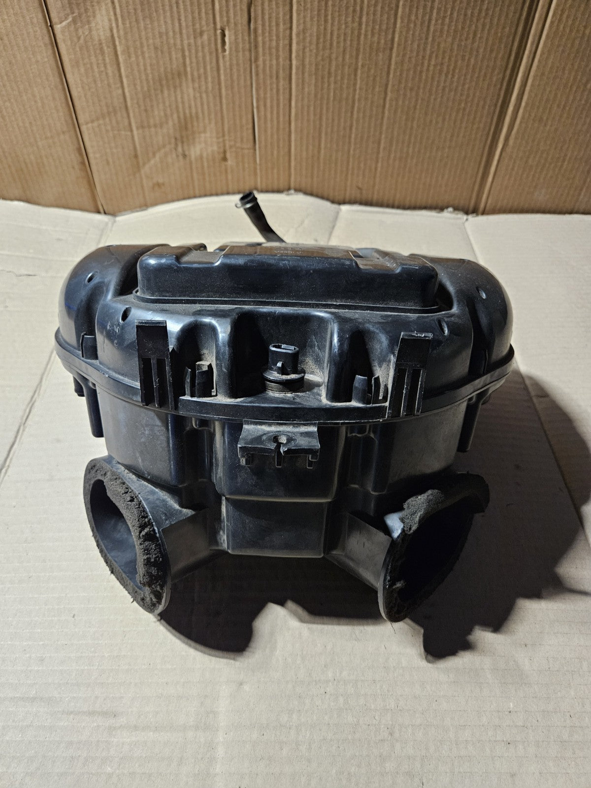 2006-2007 Suzuki GSXR600 GSX-R600 K6 K7 OEM Air Box Cleaner Housing 13700-01H010