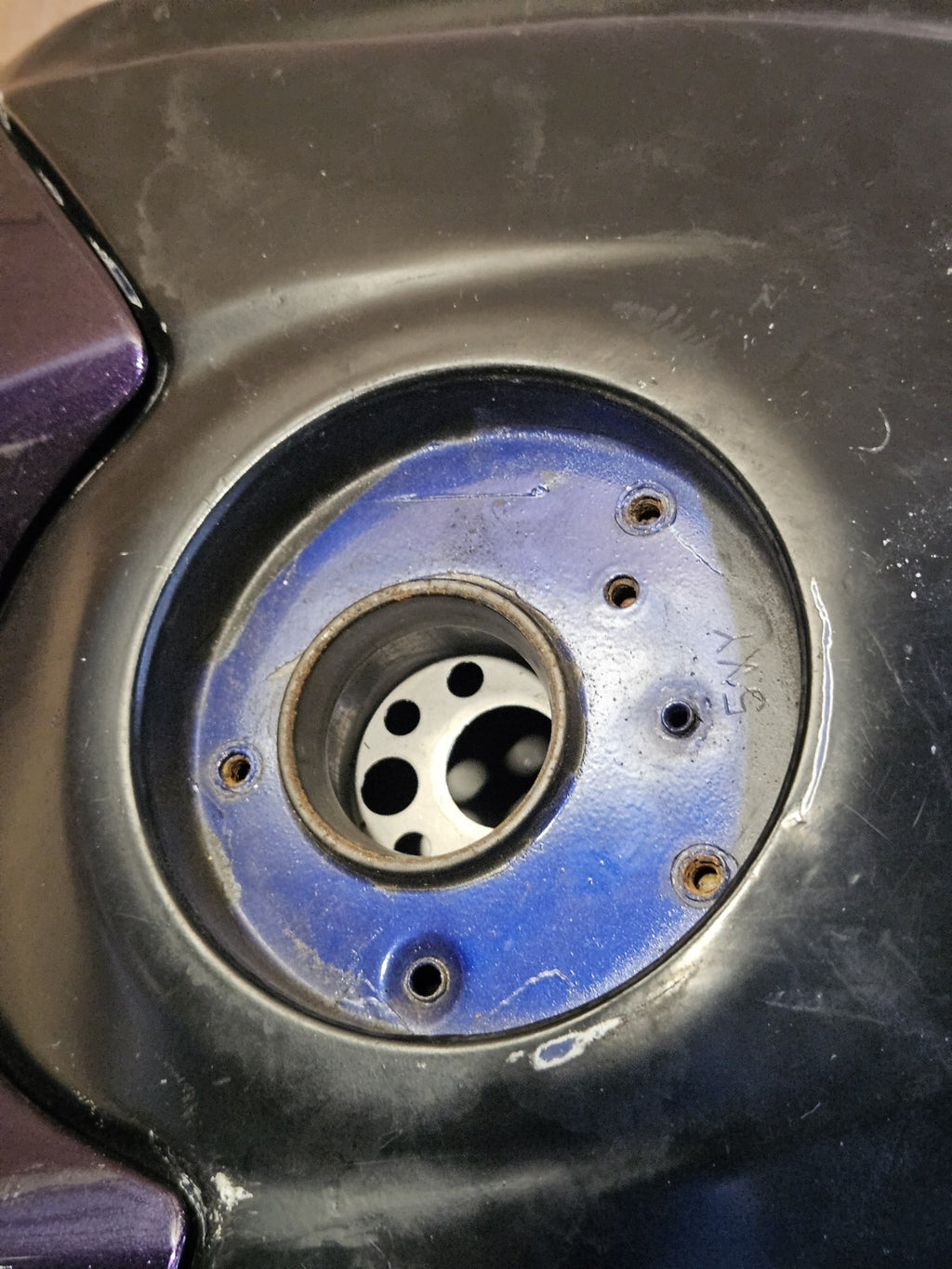 08-16 R6 R6R GAS TANK FUEL CELL PETROL RESERVOIR INSIDE Clean DENTED READ3
