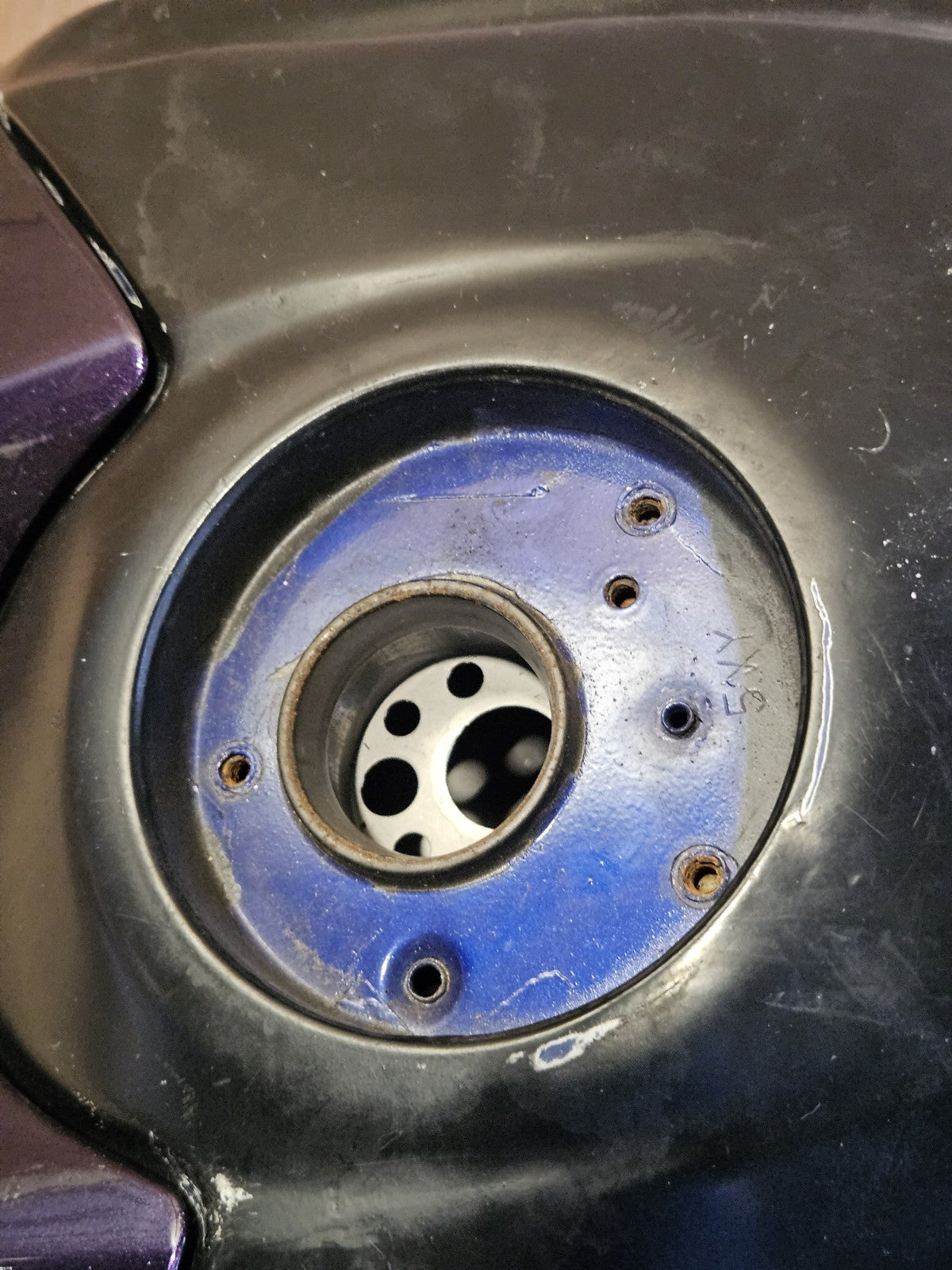 08-16 R6 R6R GAS TANK FUEL CELL PETROL RESERVOIR INSIDE Clean DENTED READ3