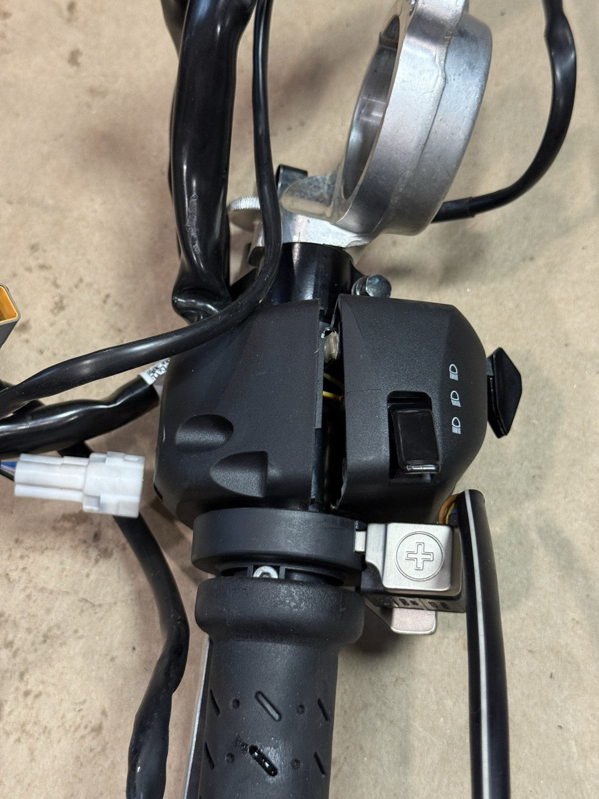 2021-2024 Aprilia RSV4 1100 Genuine OEM Left Clip-On Handlebar w Switches Tested
