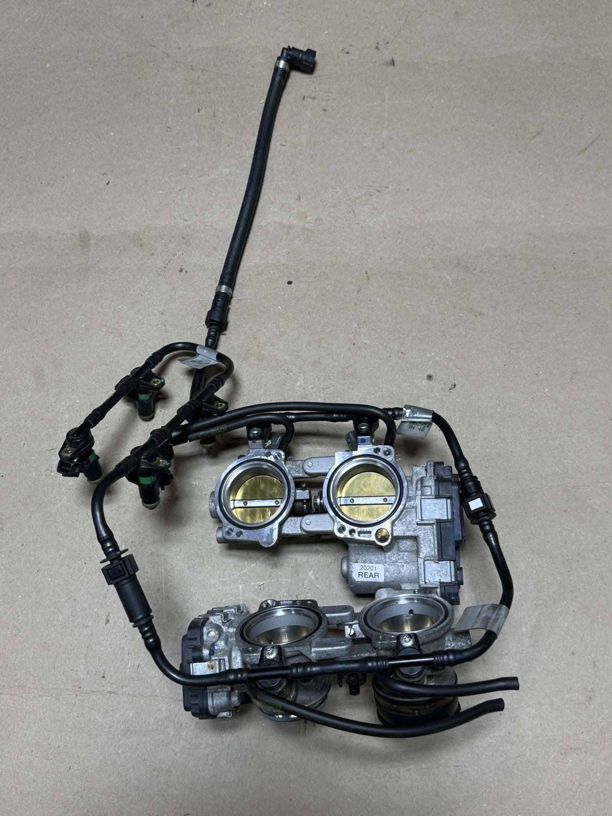 2015-2018 Aprilia RSV4 RF RR Factory OEM Throttle Bodies Fuel Injectors Assembly