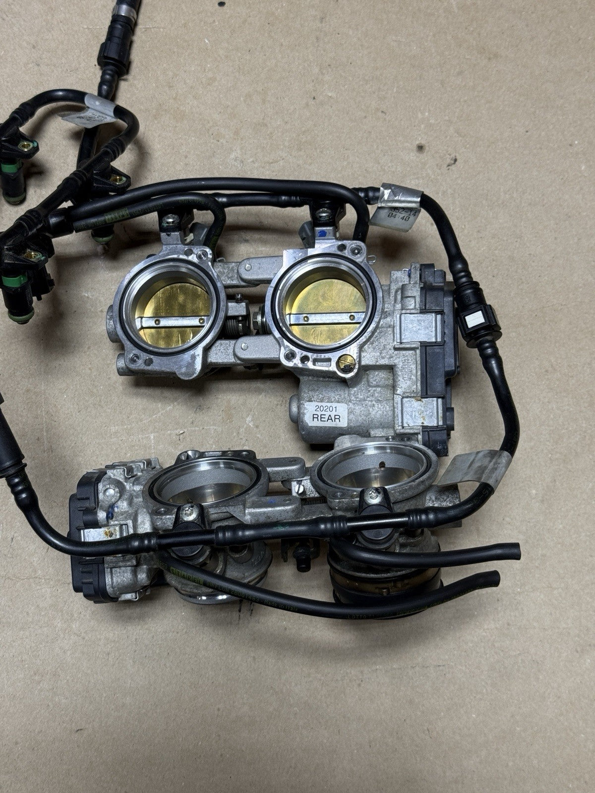 2015-2018 Aprilia RSV4 RF RR Factory OEM Throttle Bodies Fuel Injectors Assembly