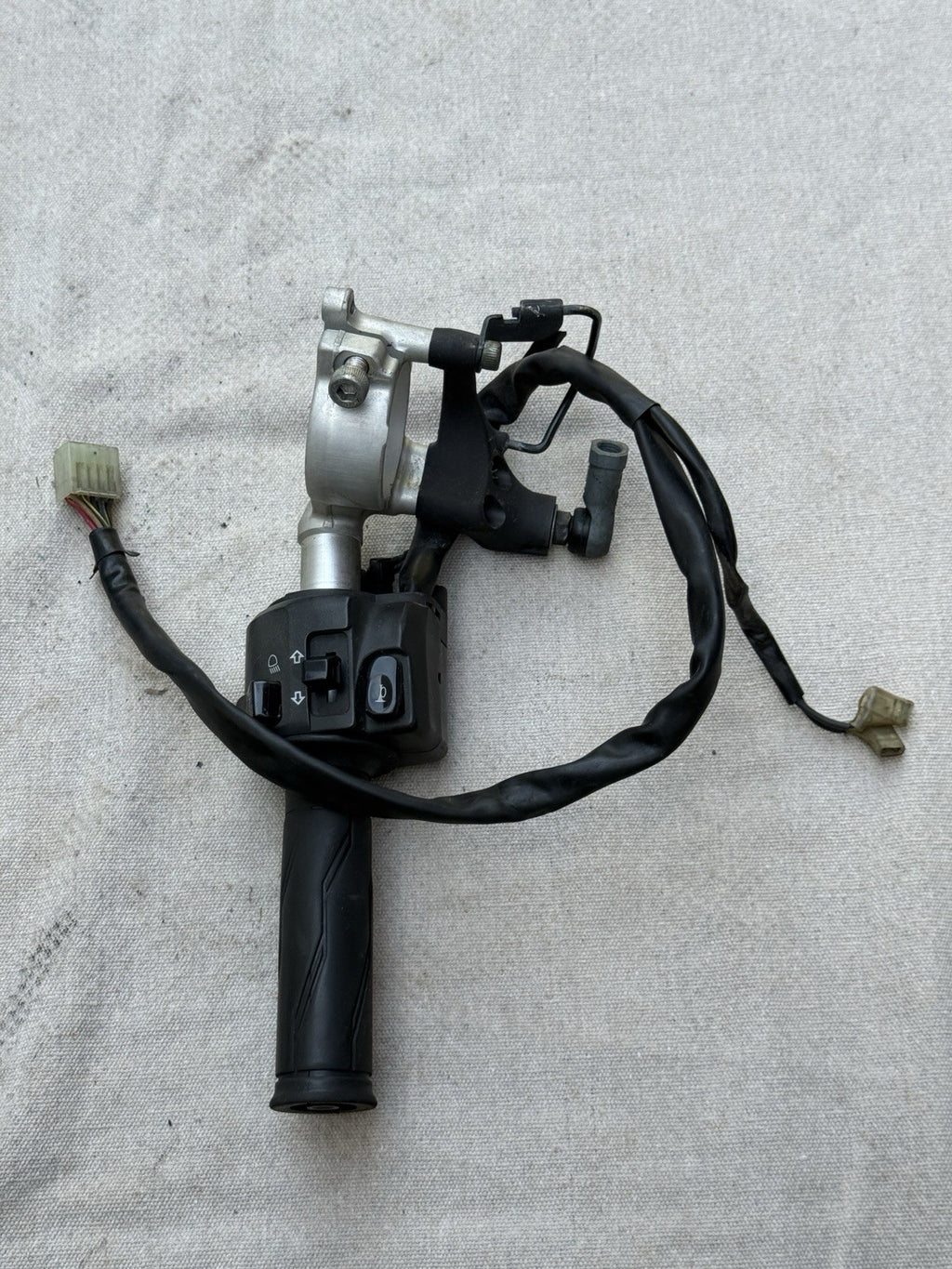 2007-2008 Yamaha YZF-R1 R1 OEM Left Clip-On Handle Bar Clutch Perch Lever 4C81