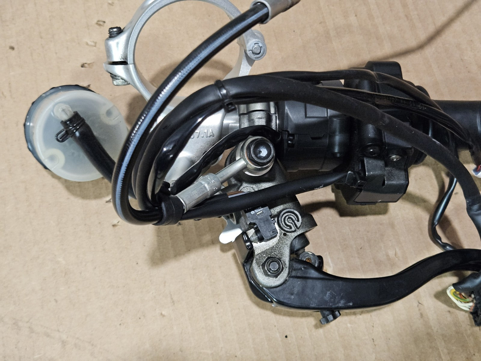 15-19 2015 Ducati 1299 OEM Left Handlebar Controls Clutch Switch Throttle Bar