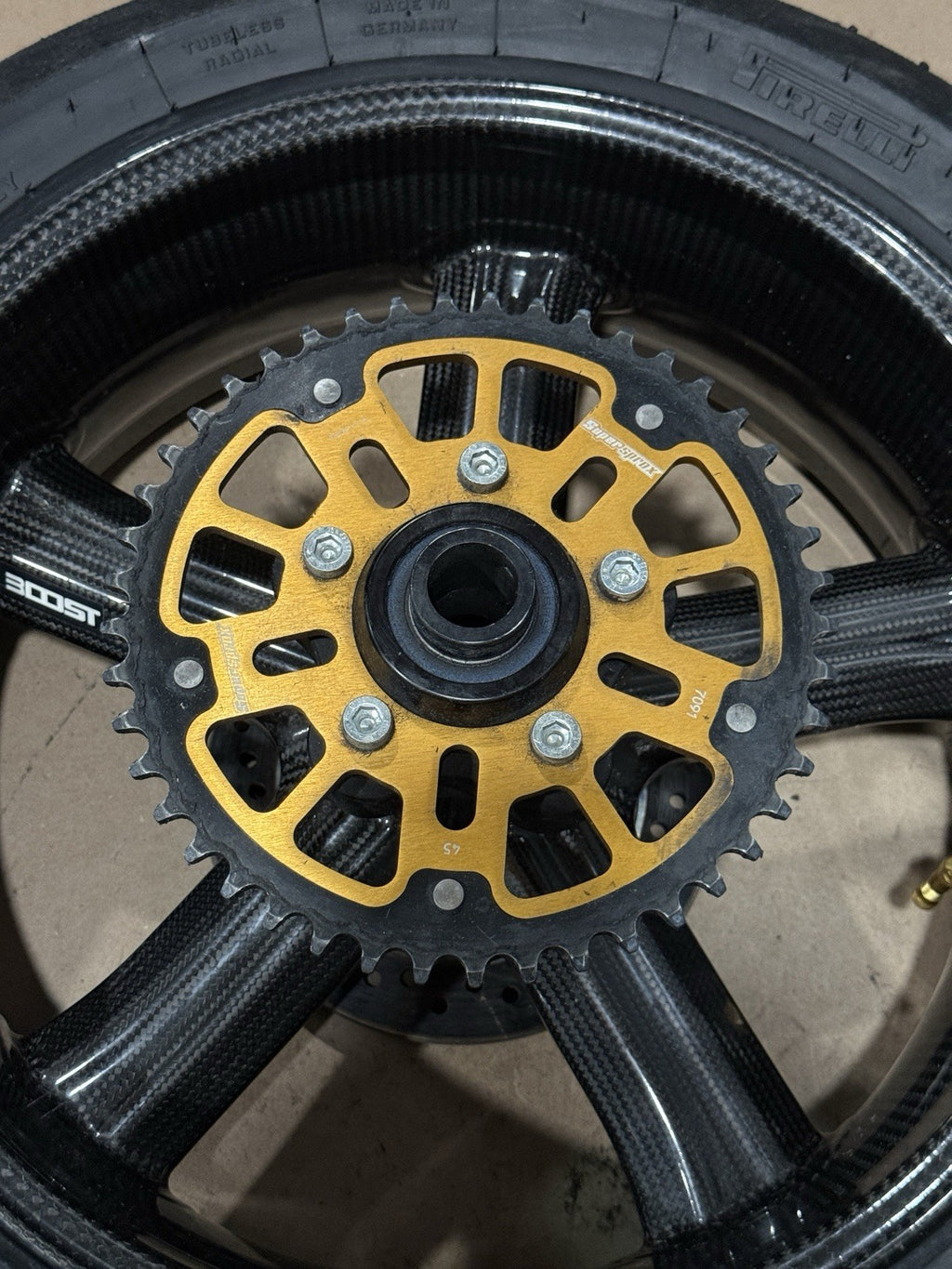 Rotobox Boost Carbon Wheels Set Front Rear 17x3.5 17x6 2010-2019 BMW S1000RR HP4