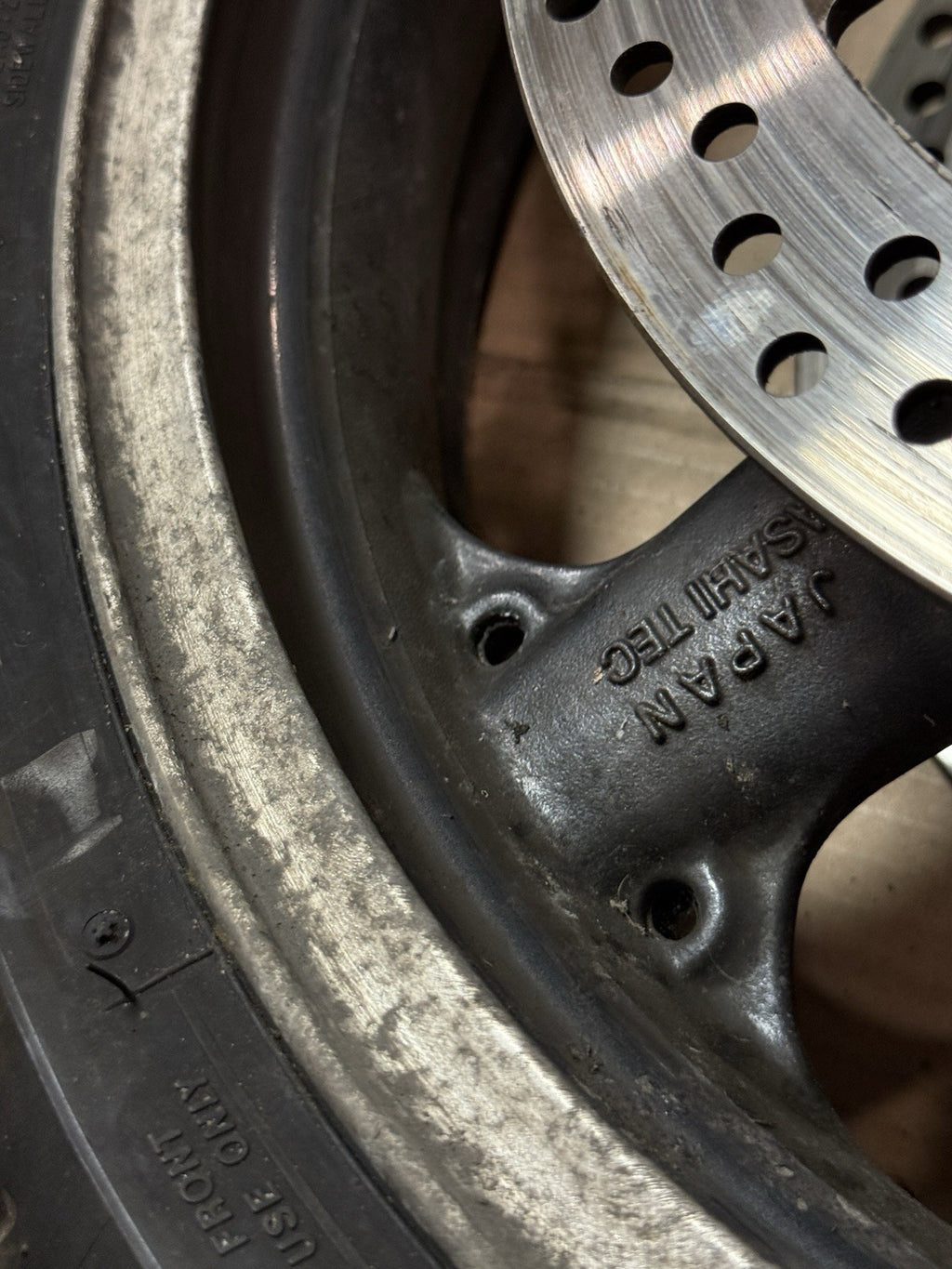 98-02 Kawasaki Ninja ZX6R ZX600 00-03 ZX9R OEM Front Wheel Rim 17x3.5 41073-163317