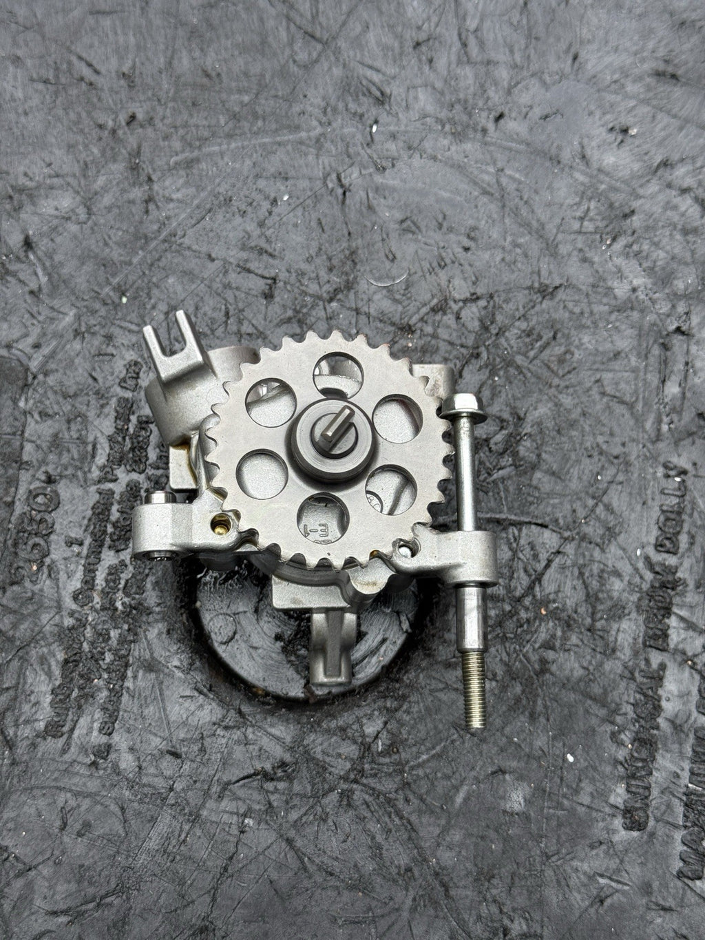 08-16 Yamaha YZF-R6 R6 OEM Engine Oil Pump Drive Chain Gear Motor Assembly1