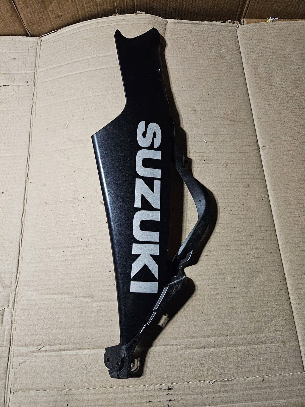 2006-2007 Suzuki GSXR600 GSXR750 OEM Right Lower Belly Fairing Black 94470-01H012