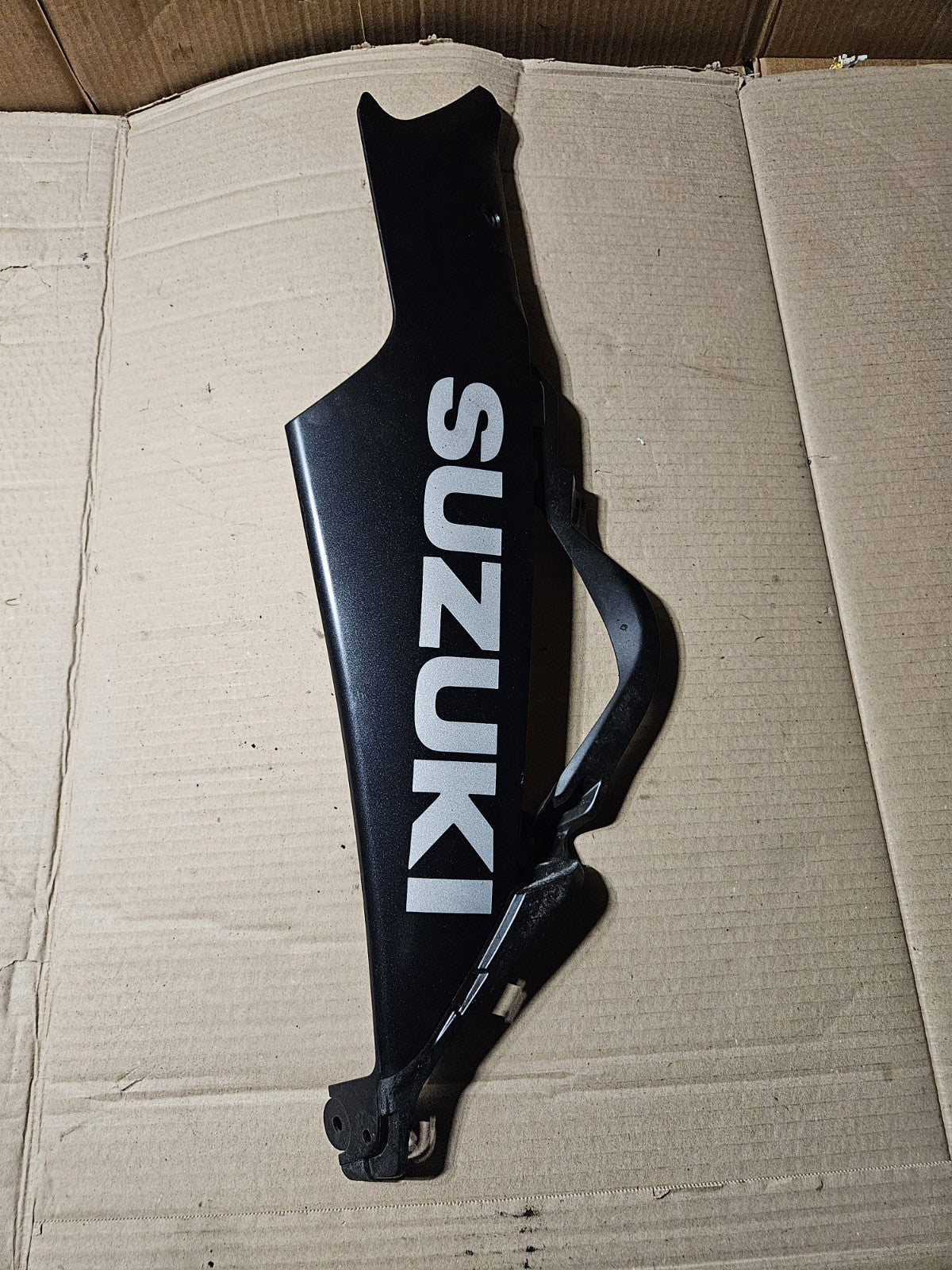 2006-2007 Suzuki GSXR600 GSXR750 OEM Right Lower Belly Fairing Black 94470-01H012