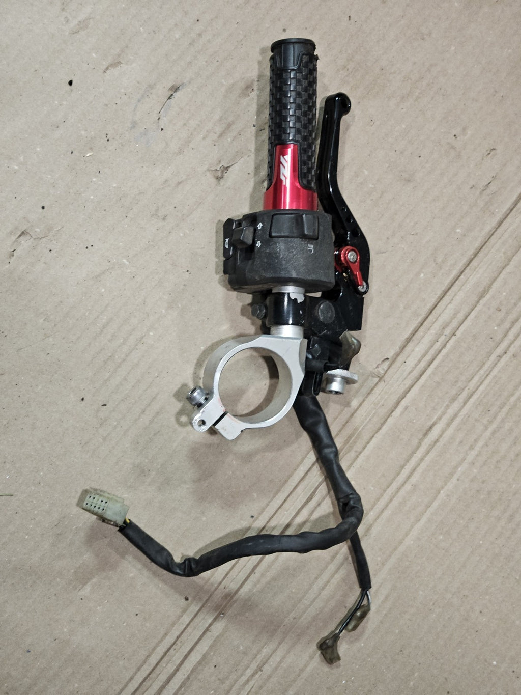 08-16 Yamaha Yzf R6 OEM  Left Clip On Handle Horn Signals Switch Switches OEM