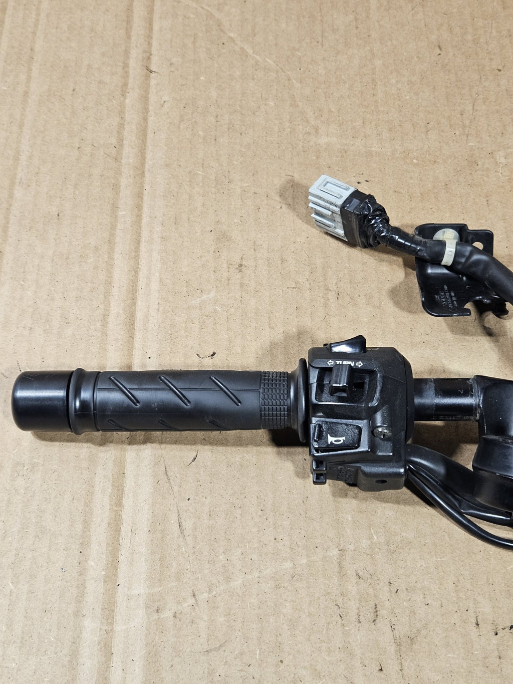 2005-2007 Honda CBR1000RR OEM Left Clip-On Handlebar Switch Grip 53150-MEL-D007