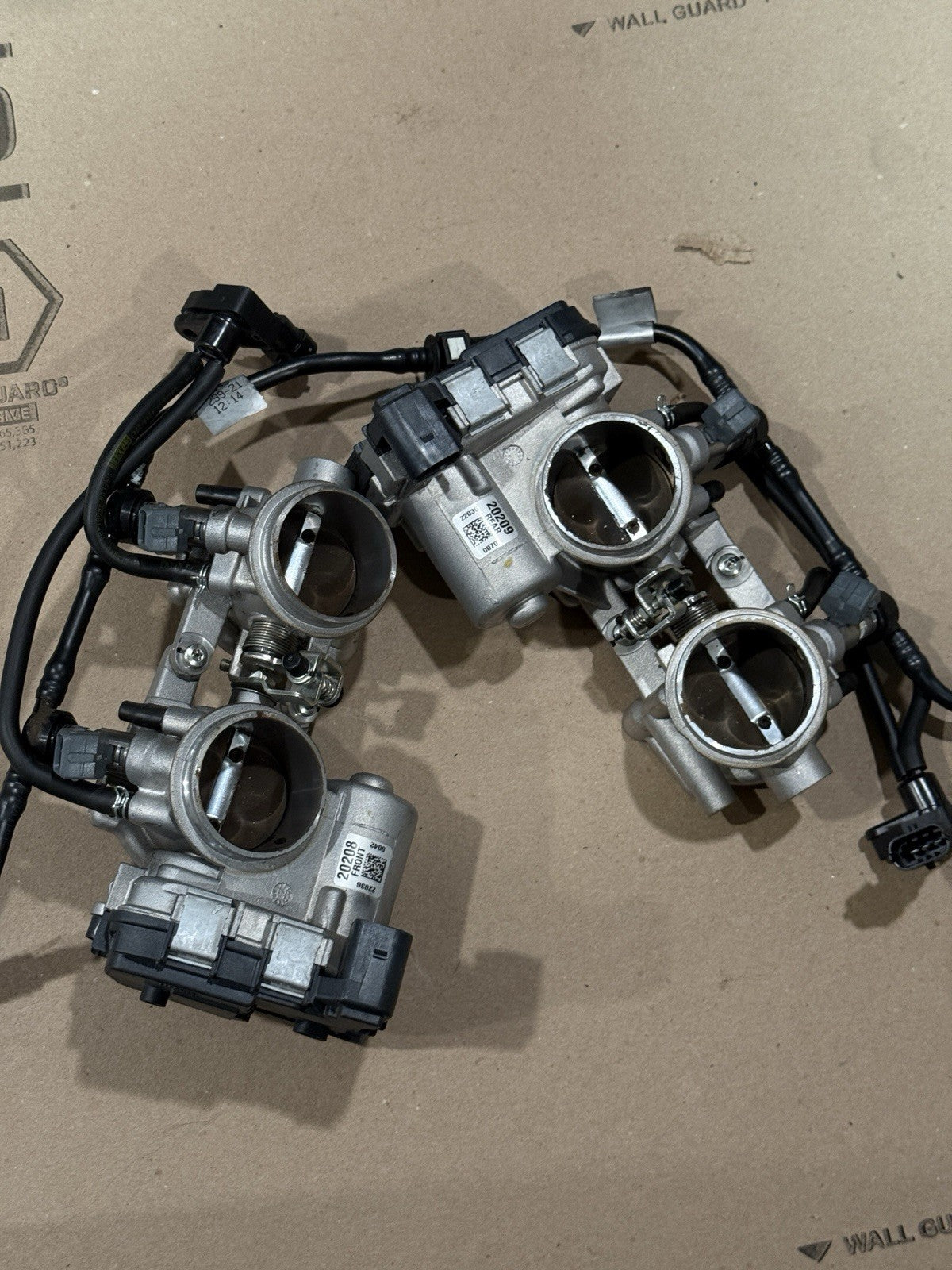Aprilia RSV4 1100 Factory 21+ Front Rear Throttle Bodies Body Fuel Injectors